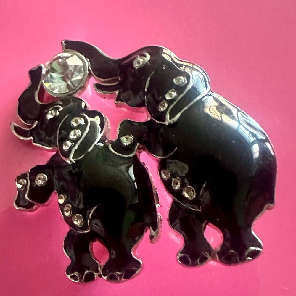 Dancing Elephants brooch black sliver new